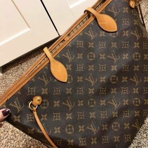 FAST SALE- Authentic Louie Vuitton Neverfull MM